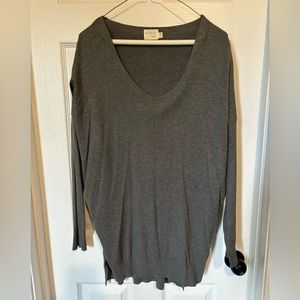 Like new Dreamers soft v-neck gray sweater